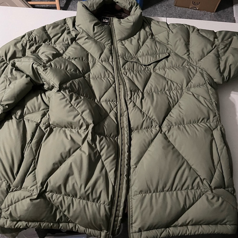 REI down insulated jacket. Green size XXL